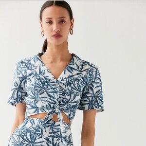 BDG Urban Outfitters Blue Palm Print Tie-Front 100% Linen Crop Top Blouse Medium